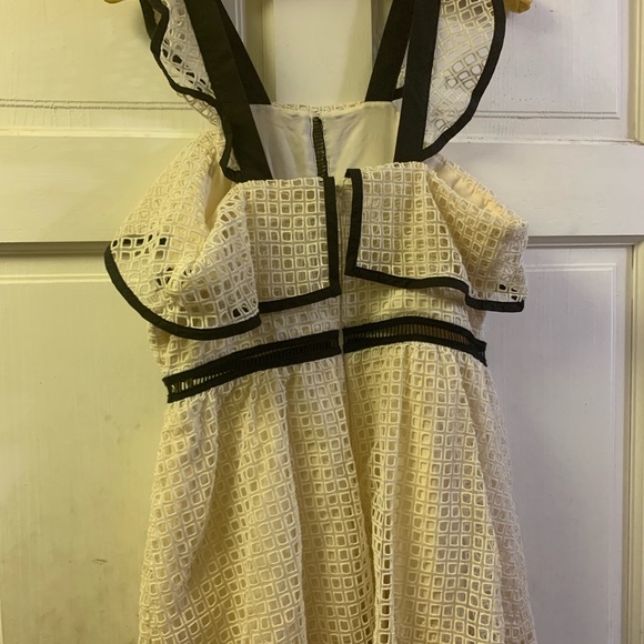 Self-Portrait Cream &Black Guipure Lace Sleeveless Midi Dress - Picture 5 of 16